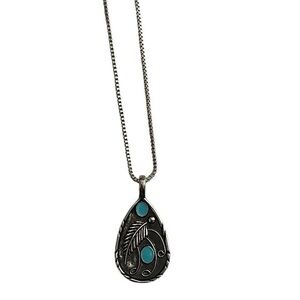 🫶🏻 Silver Tone & Turquoise Enamel Necklace